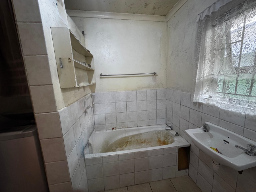 5 Bedroom Property for Sale in Delft South Western Cape